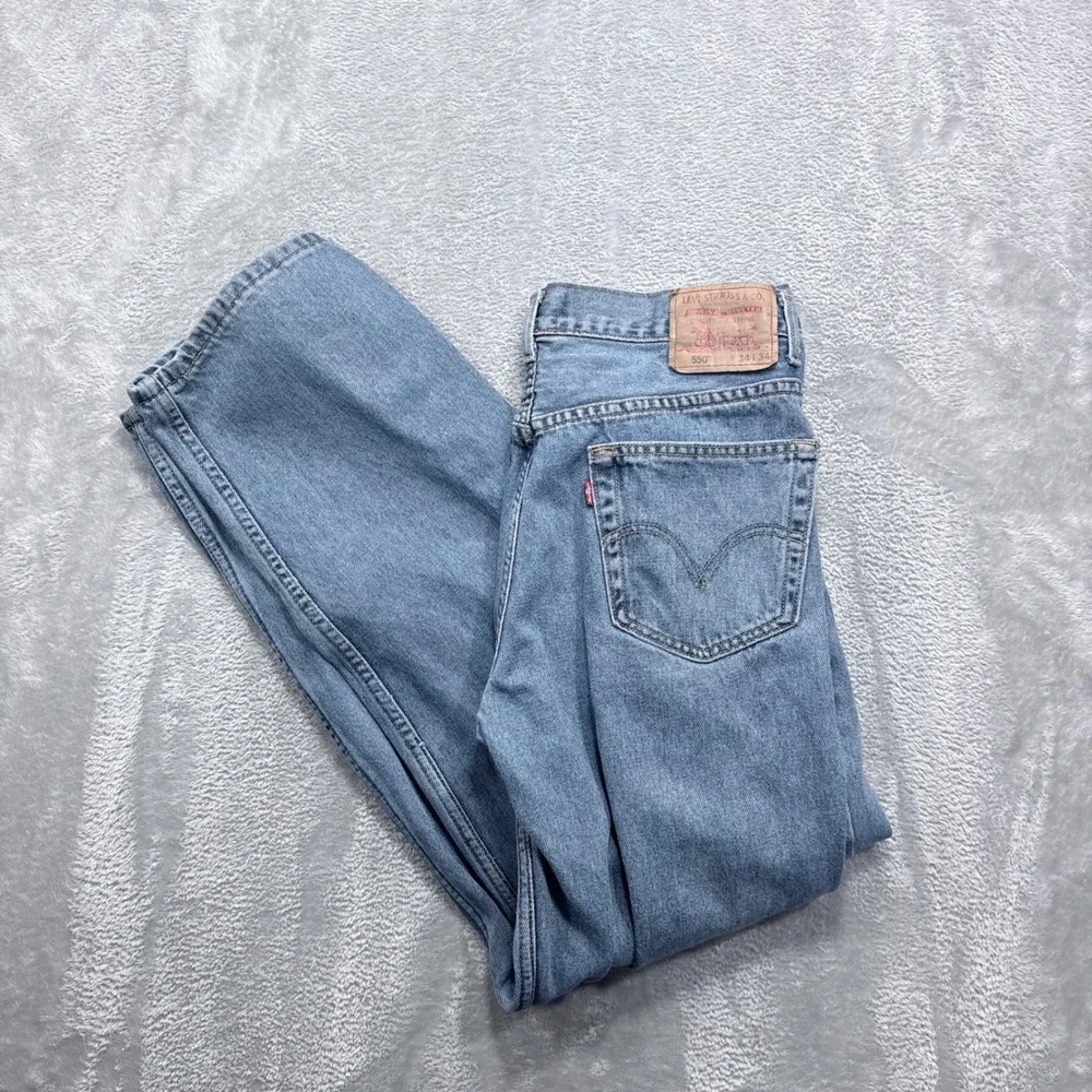 Vintage Y2K Levi's 550 Relaxed Fit Jeans Mens 34x34 Light Wash Blue Tapered Leg